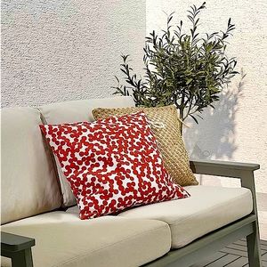 Dotted cushion covers